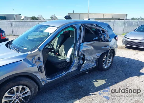 2022 Ford Escape Se z USA, uszkodzony, nr VIN 1FMCU0G65NUB09786